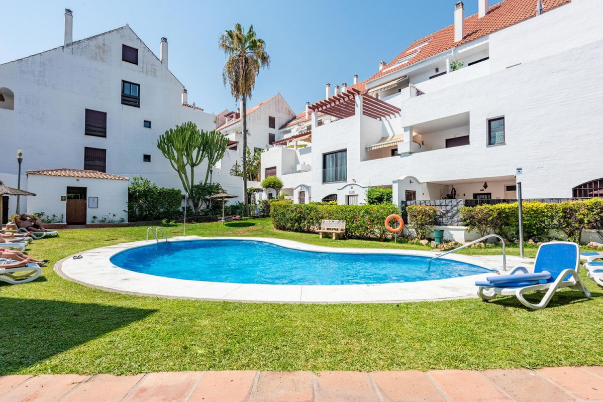 3 Bedroom Apartment in Marbella - Photo 19