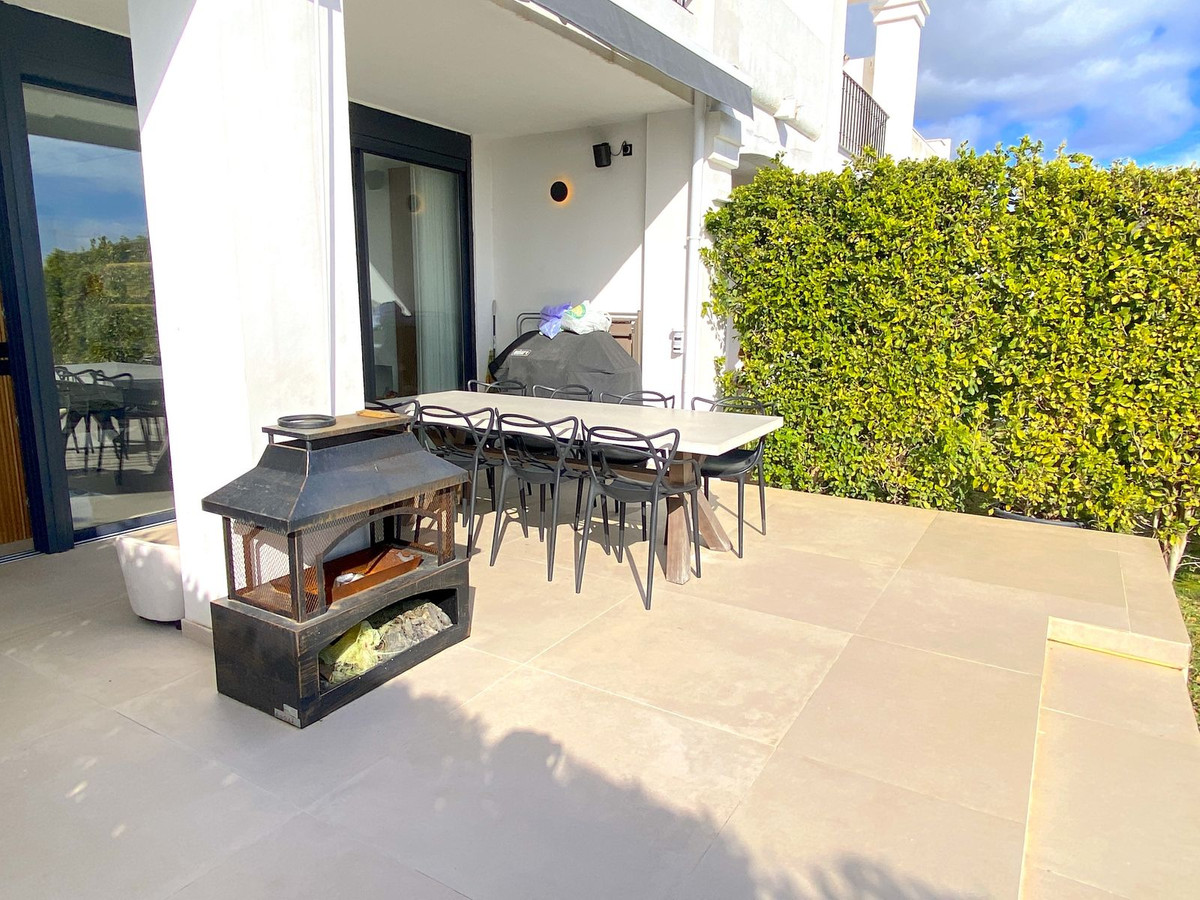 4 Bedroom Townhouse in Benahavís - Photo 19
