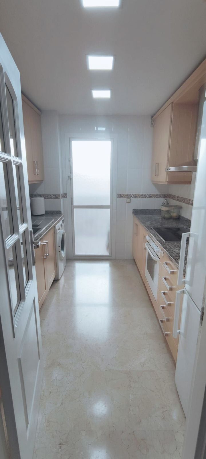 2 Bedroom Apartment in Estepona - Photo 5