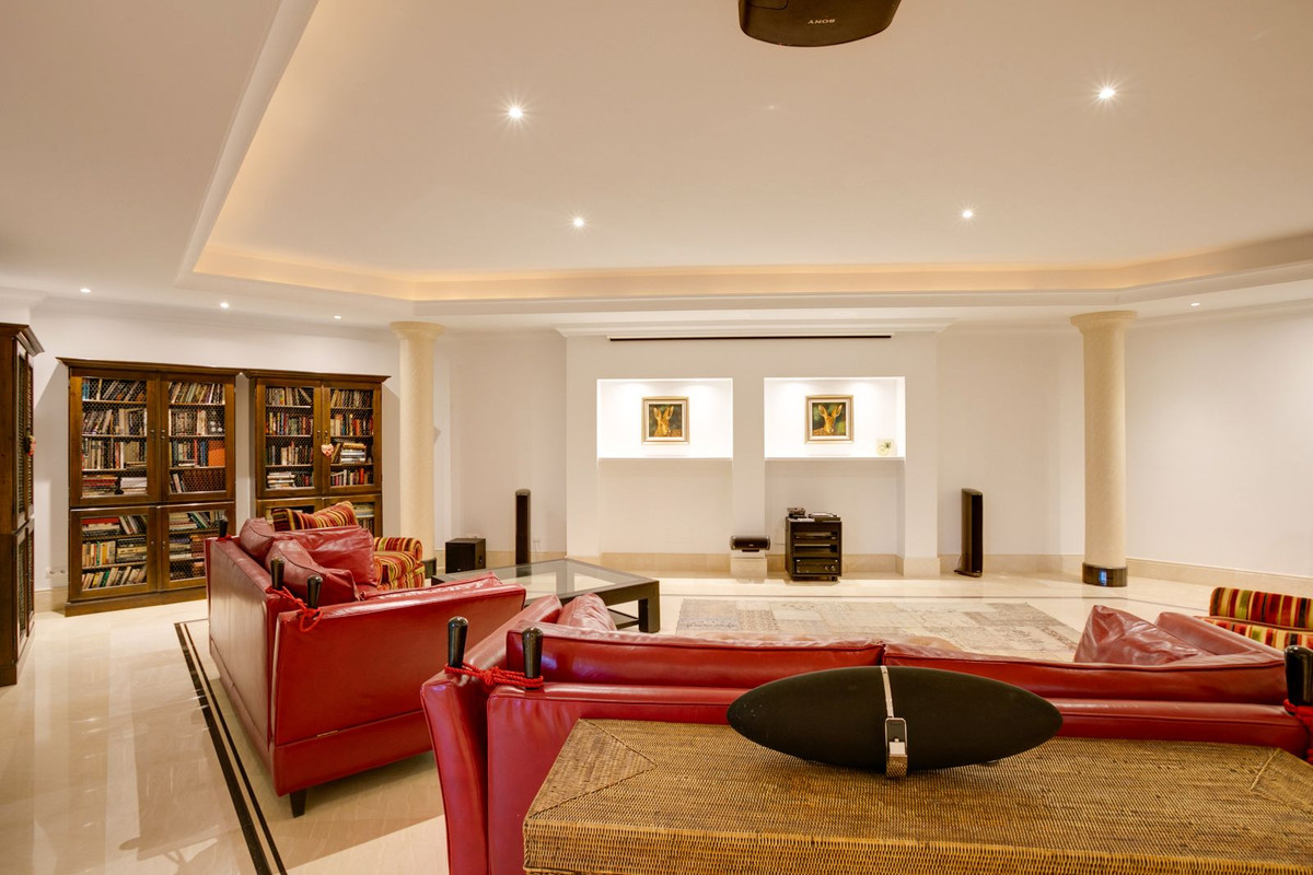 5 Bedroom Villa in Benahavís - Фото 16