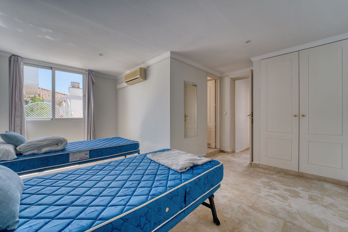 Apartamento com 4 quartos com piscina em Málaga, Espanha – Foto 21