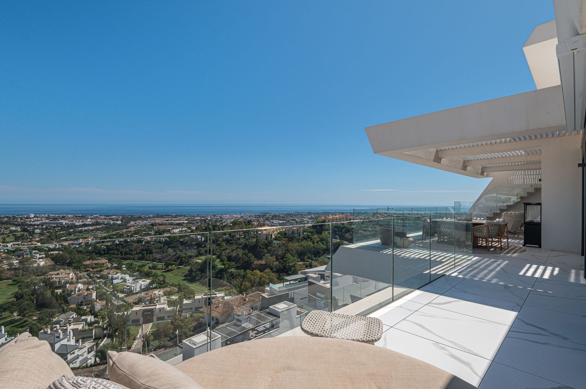 3 Bedroom Apartment in Benahavís - Photo 8
