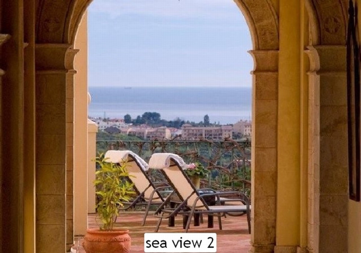8 Bedroom Villa in Marbella - Foto 2