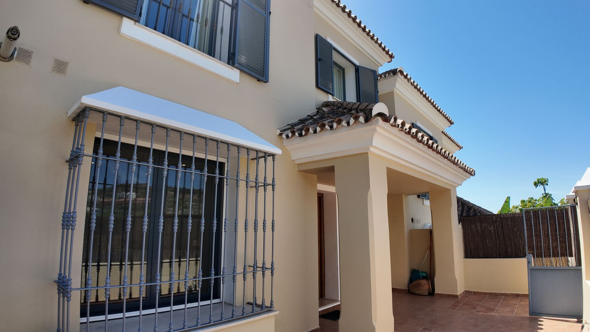 4 Bedroom Townhouse in Benahavís - Photo 67