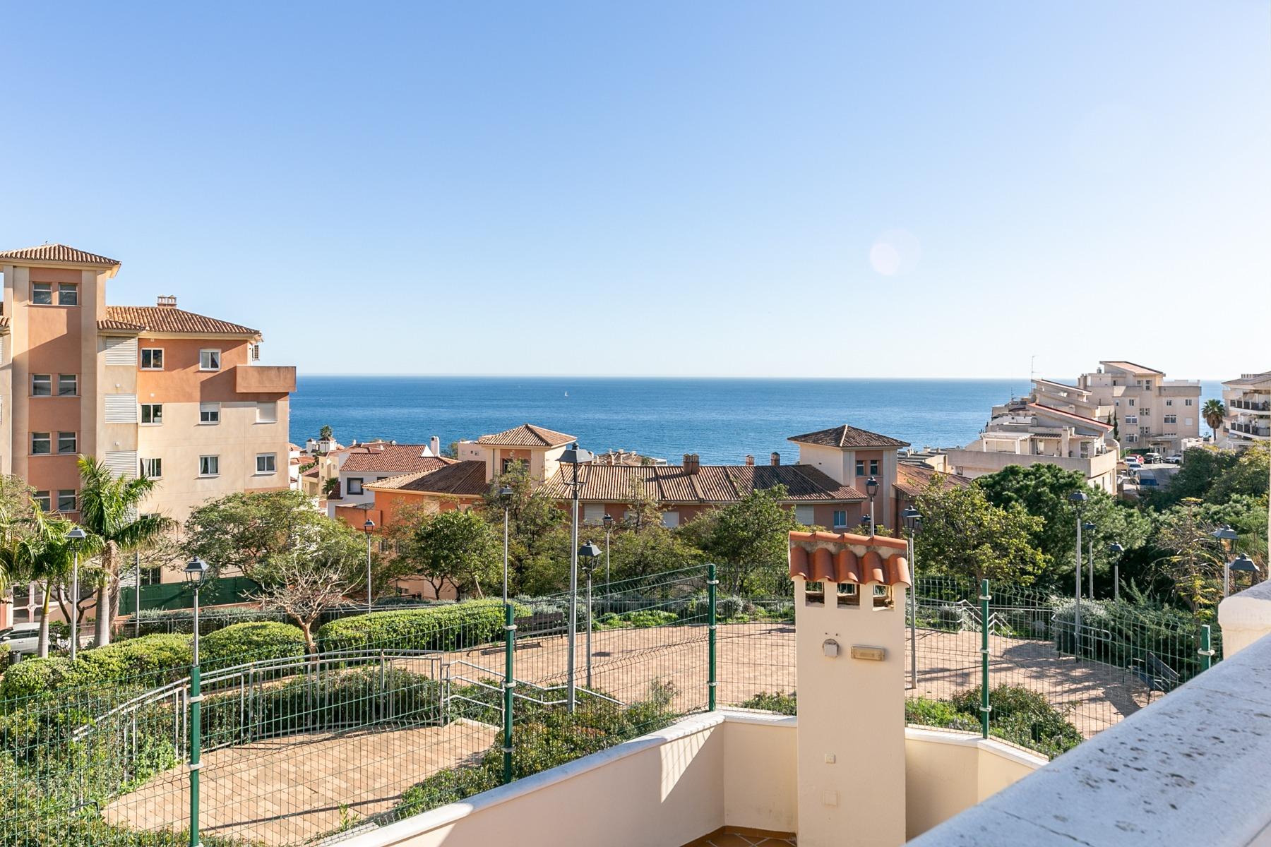 2 Bedroom Townhouse in Benalmádena