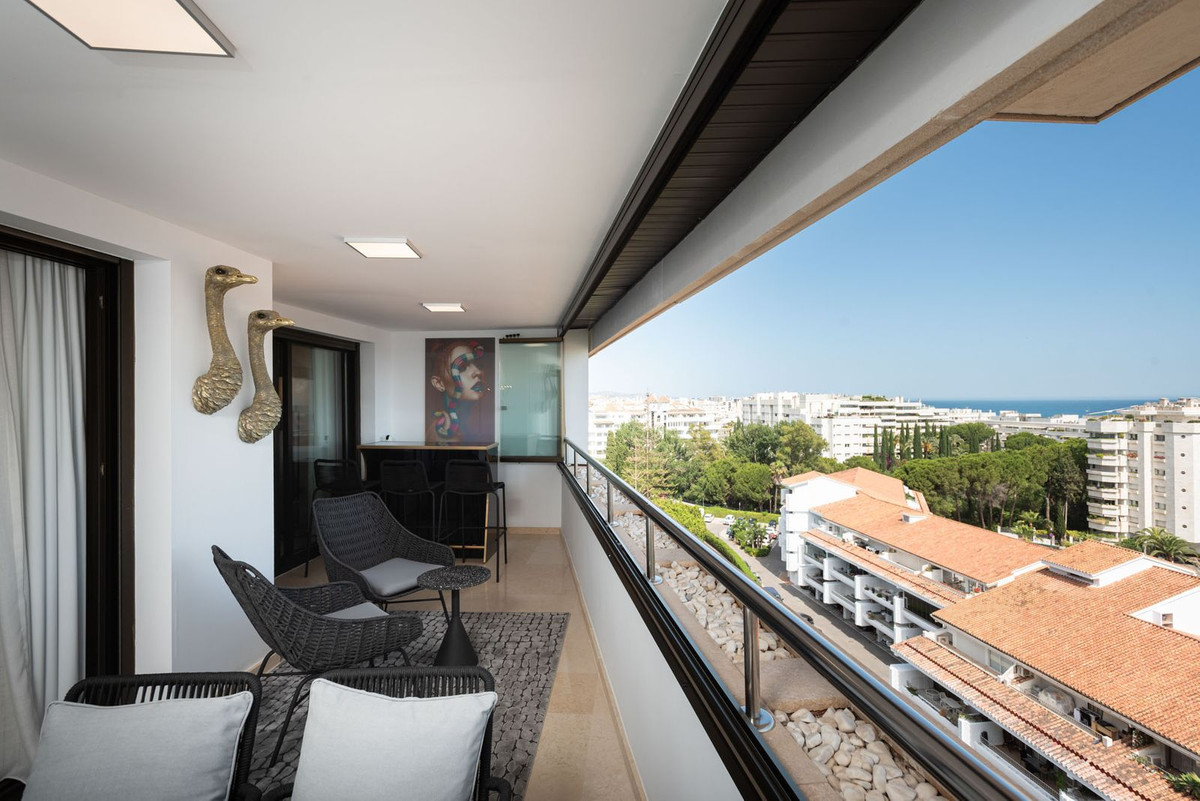 2 Bedroom Apartment in Marbella - Photo 20