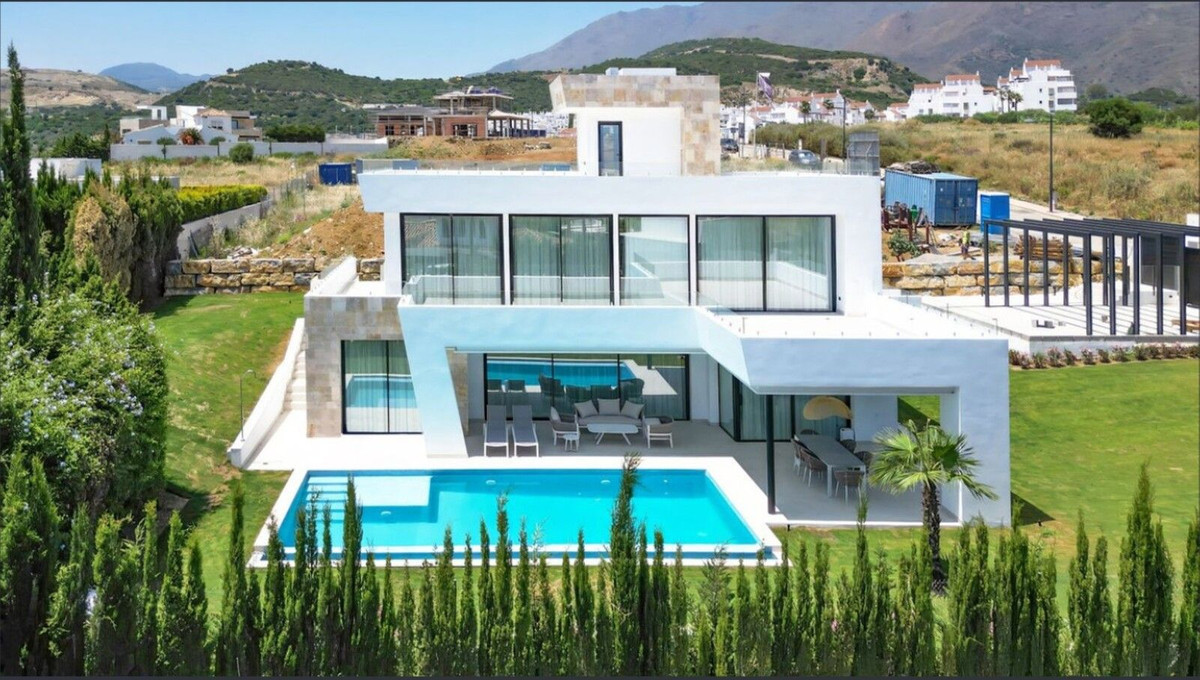 Villa in Estepona