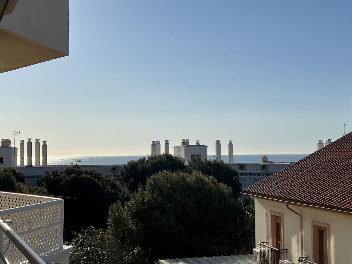 3 Bedroom Apartment in Torremolinos - Photo 10