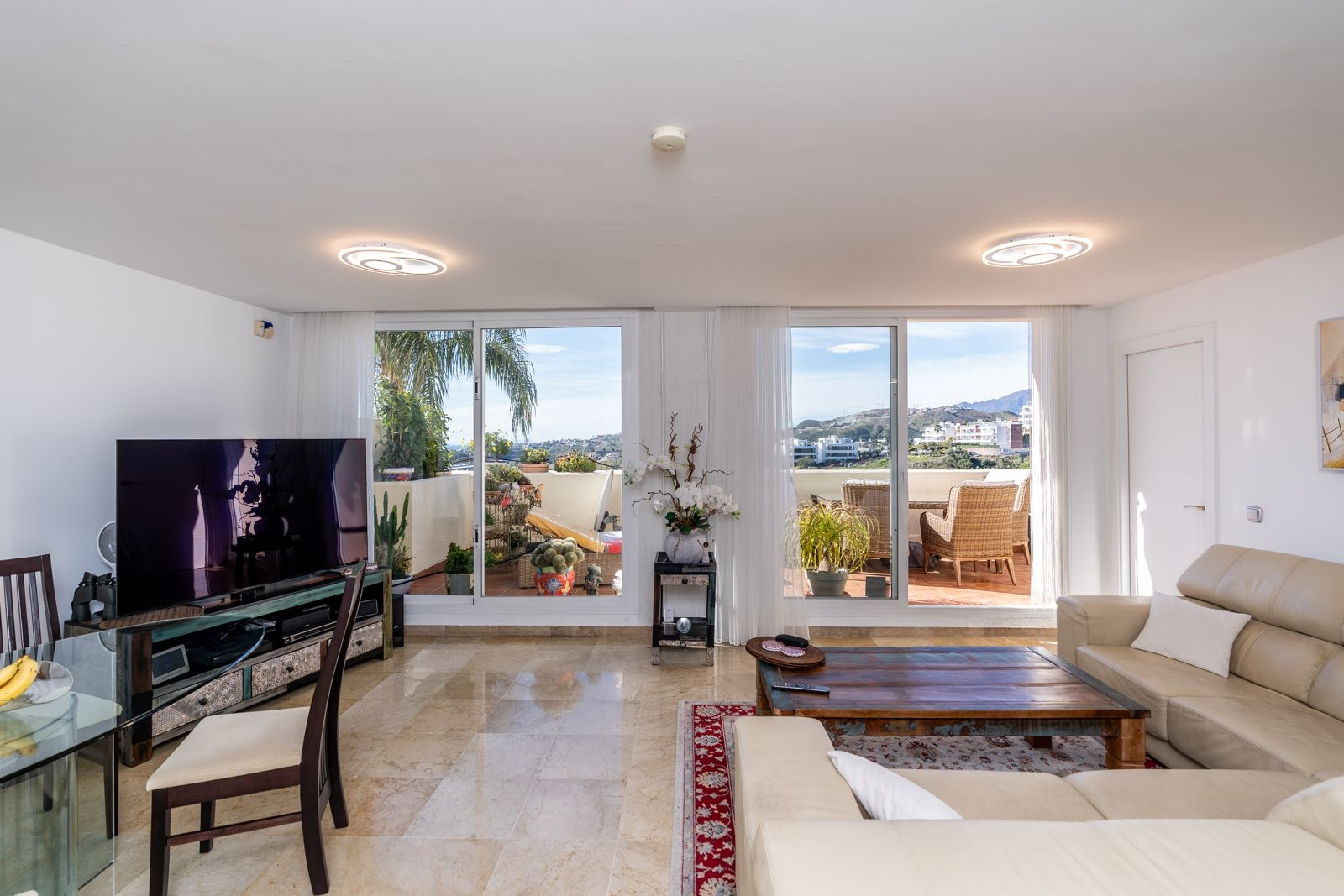 4 Bedroom Apartment in Benahavís - Photo 9