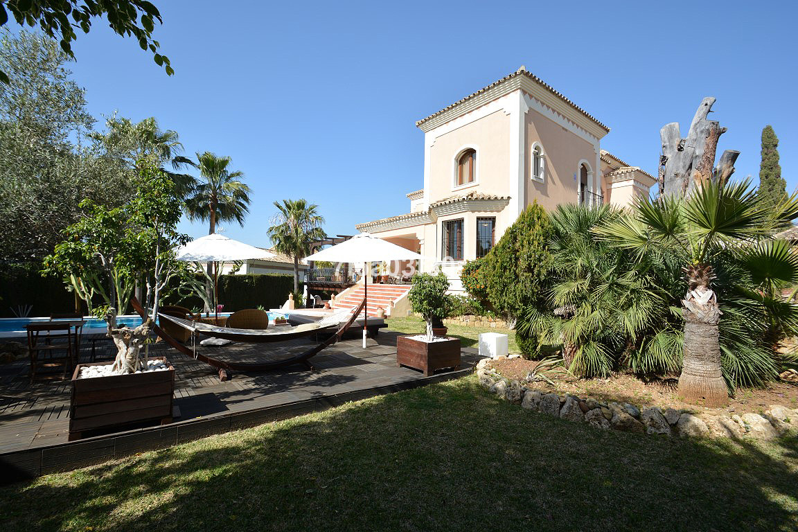5 Bedroom Villa in Marbella - Photo 10