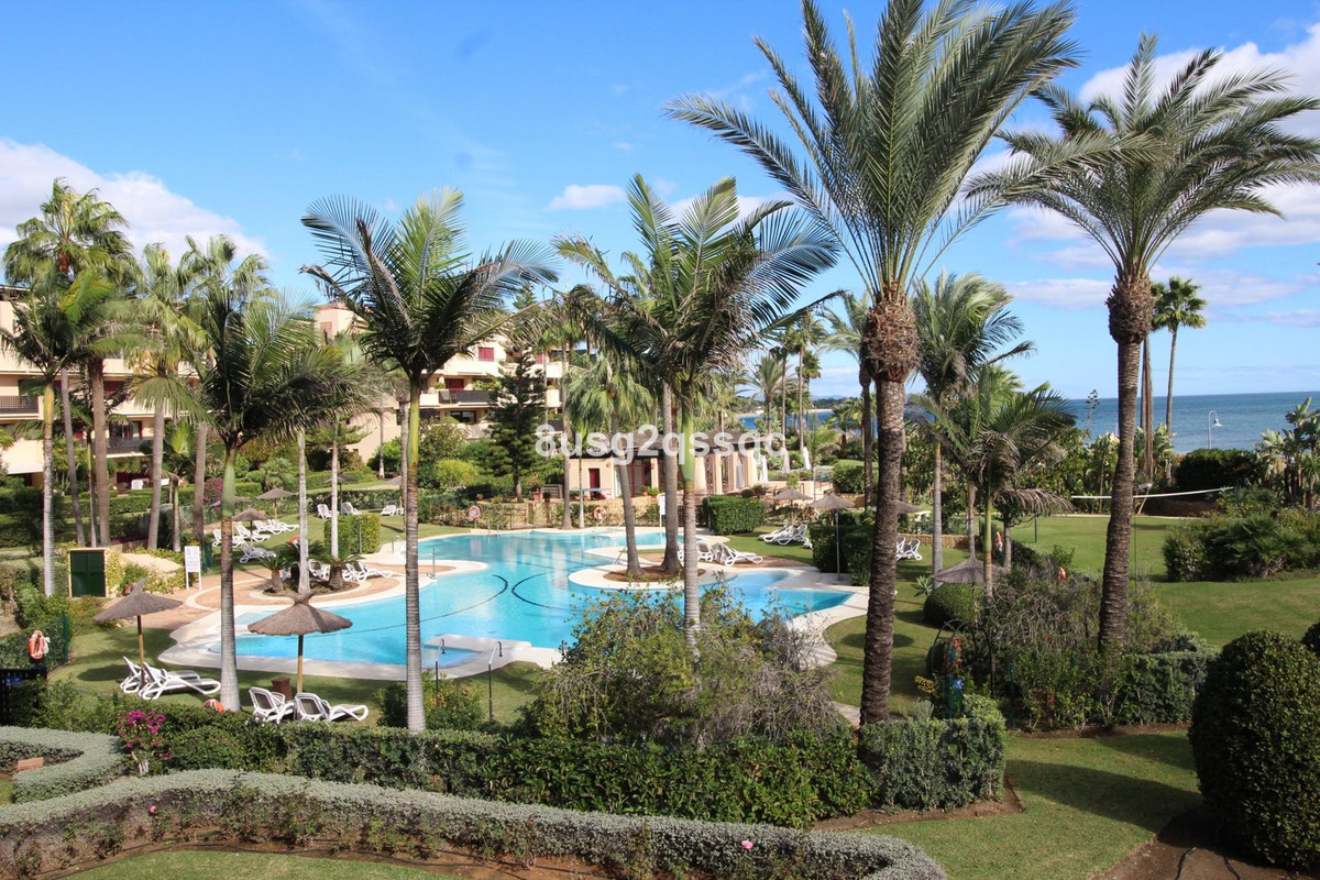 3 Bedroom Penthouse in Estepona - Photo 27