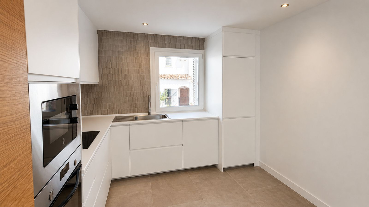 2 Bedroom Apartment in Estepona - Foto 3