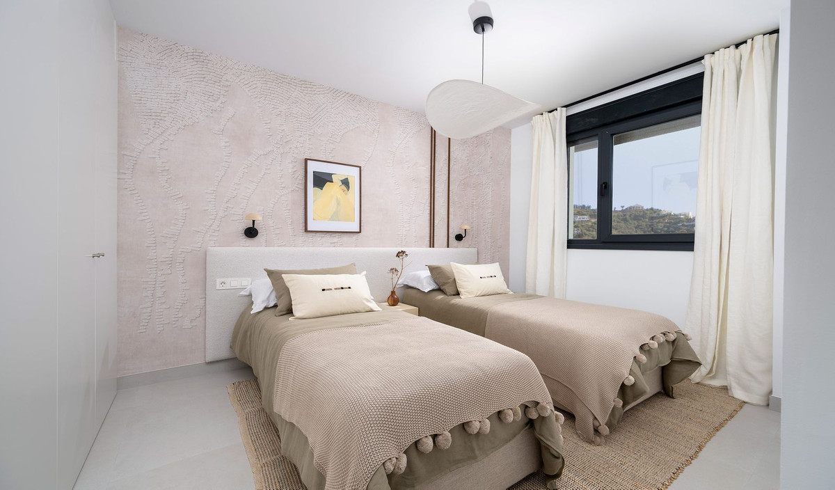 3 Bedroom Apartment in Marbella - Photo 12