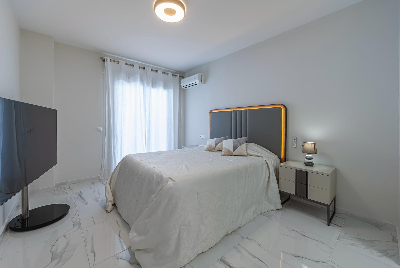 3 Bedroom Apartment in Marbella - Photo 4