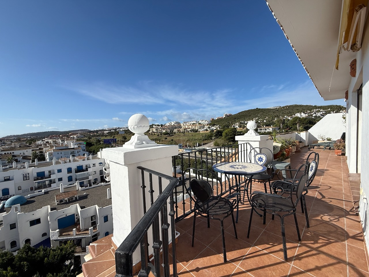 3 Bedroom Penthouse in La Duquesa - Photo 31