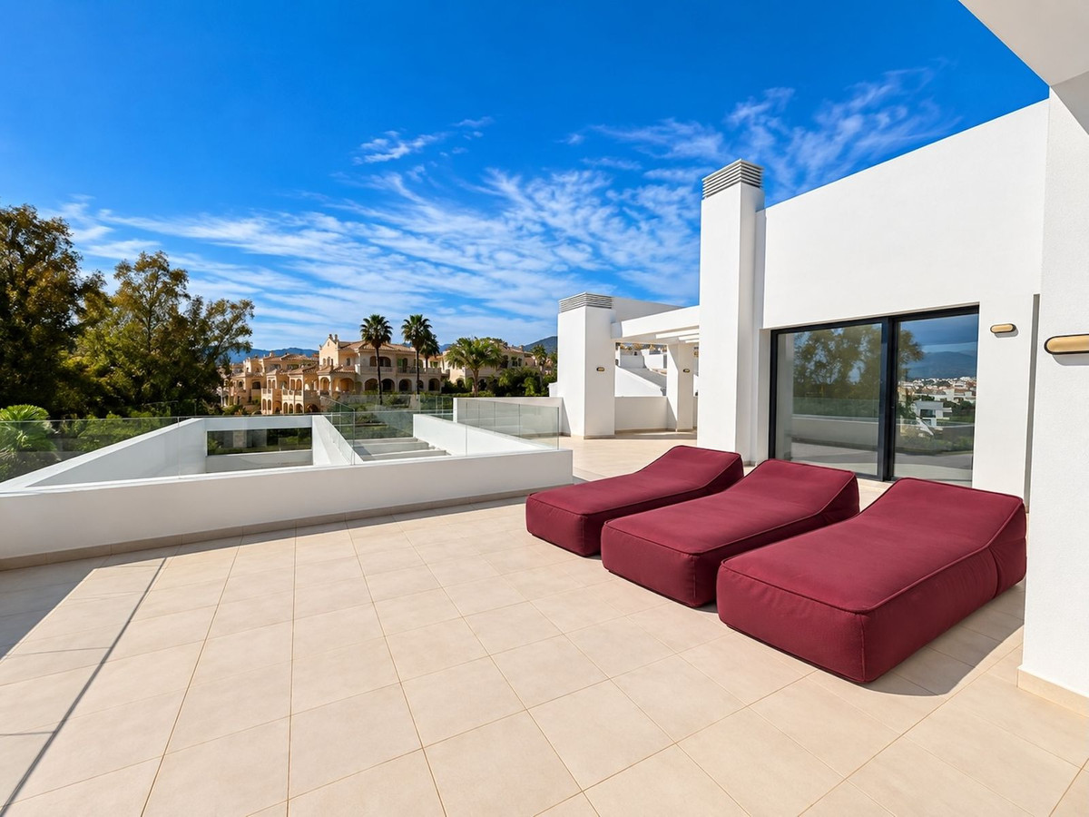 3 Bedroom Penthouse in Benahavís - Photo 18