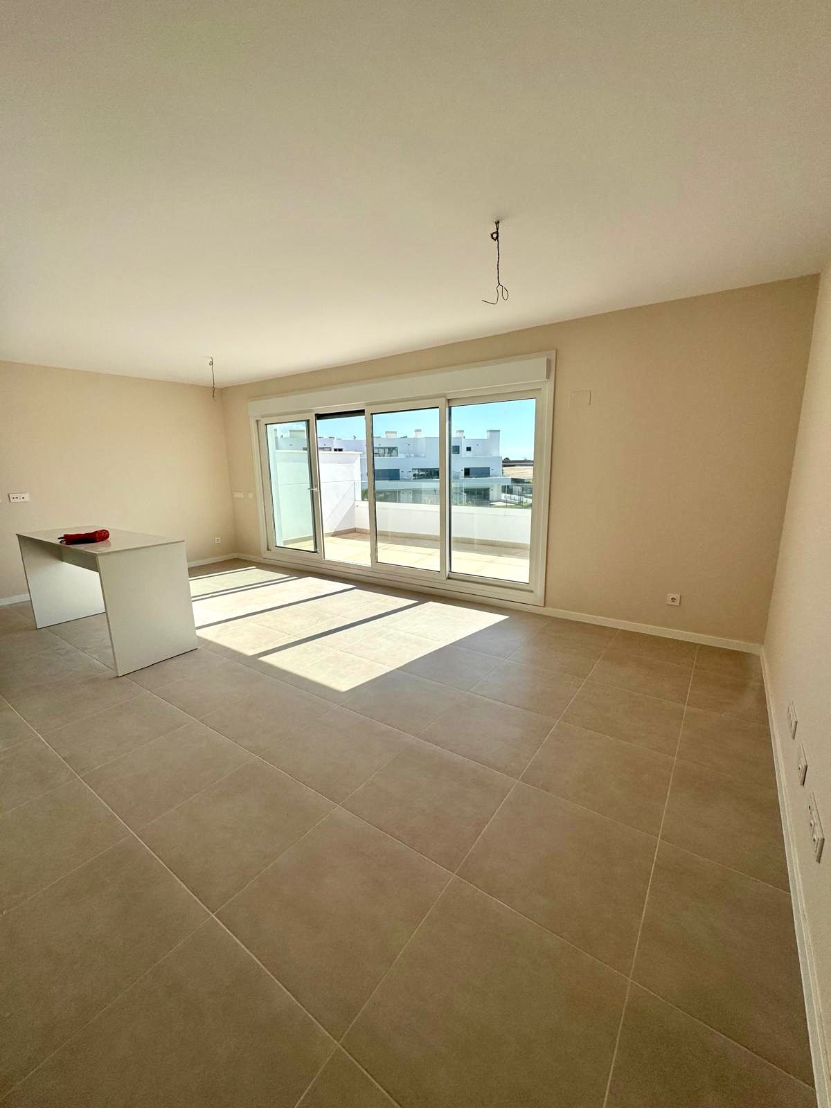 2 Bedroom Apartment in Estepona - Photo 6