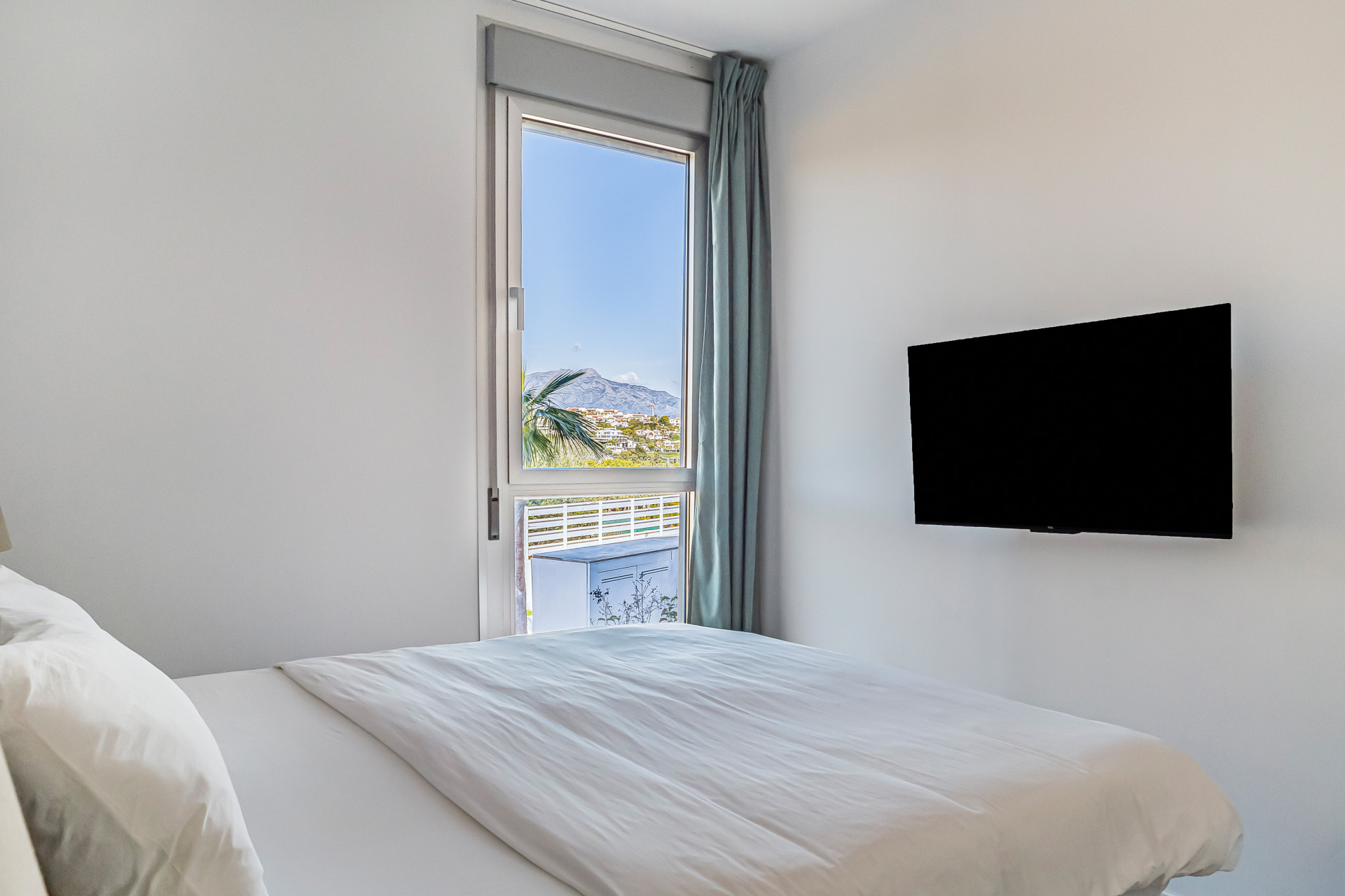 3 Bedroom Apartment in Estepona - Photo 32