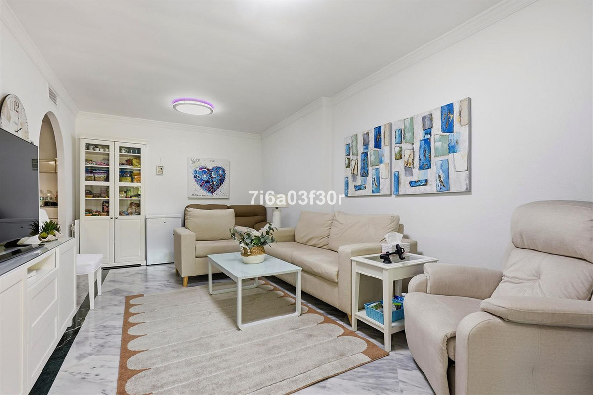 2 Bedroom Apartment in Marbella - Photo 18