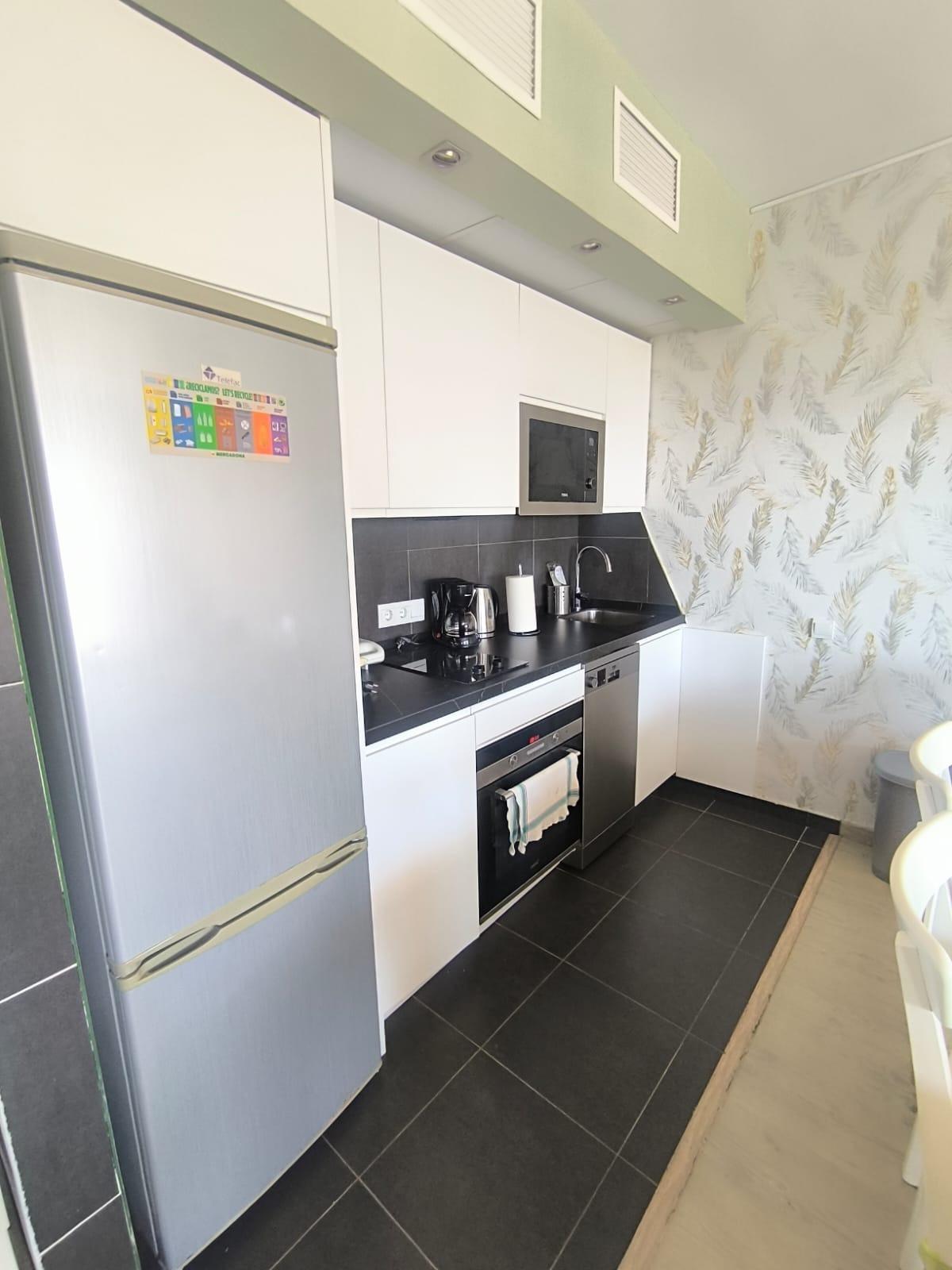3 Bedroom Penthouse in Fuengirola - Photo 4