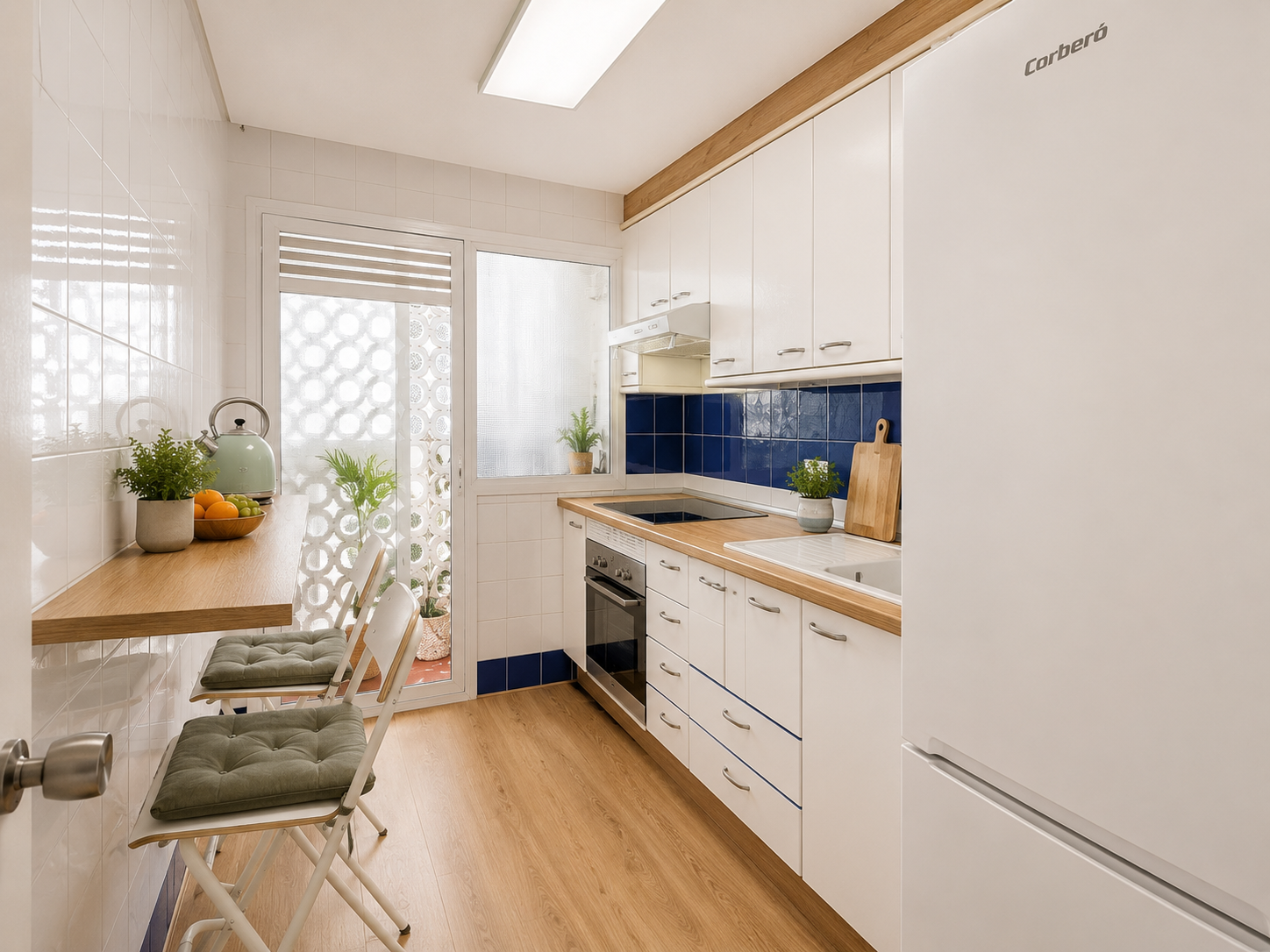 2 Bedroom Apartment in Torremolinos - Photo 5