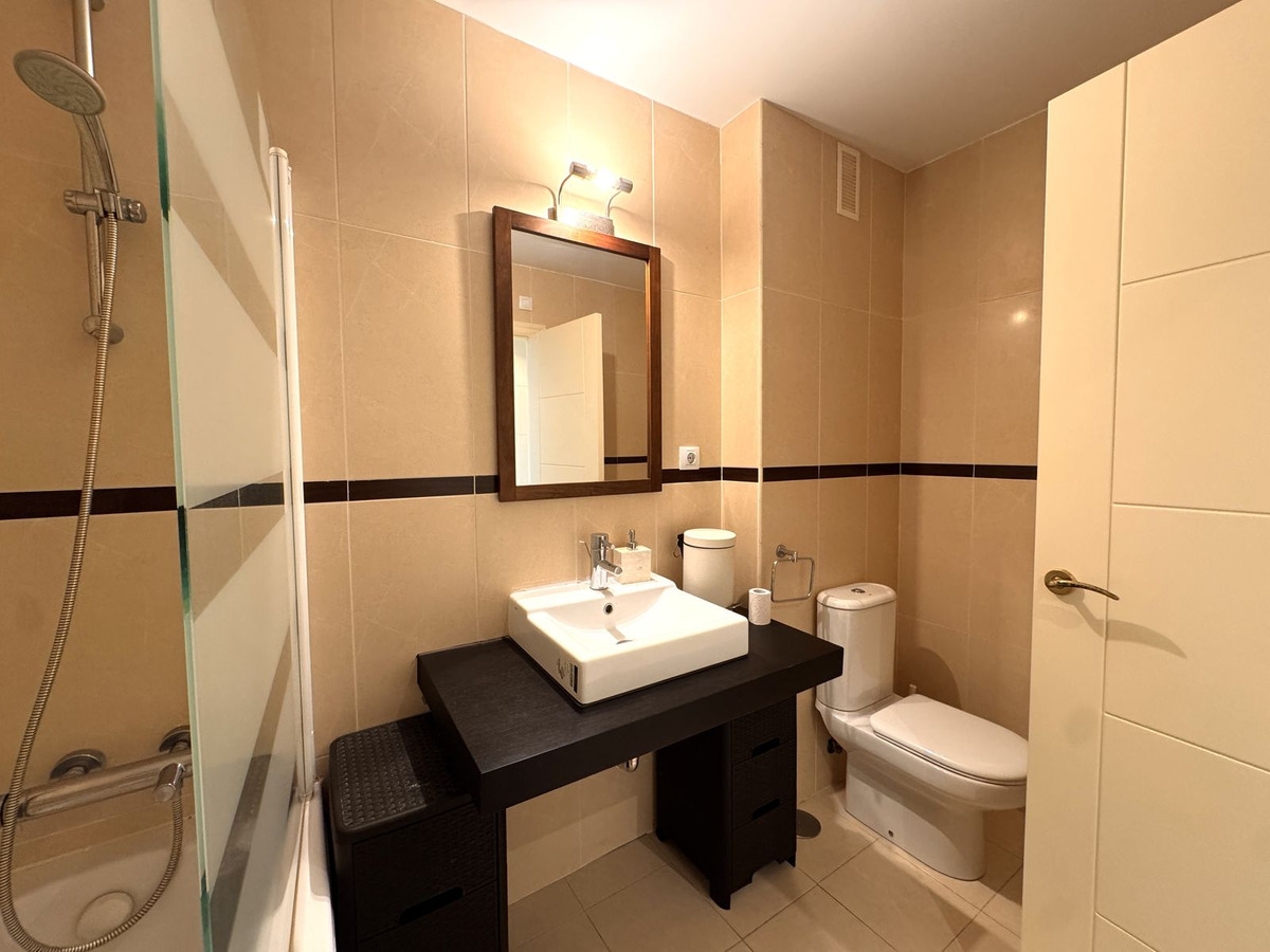 2 Bedroom Apartment in Mijas - Photo 15