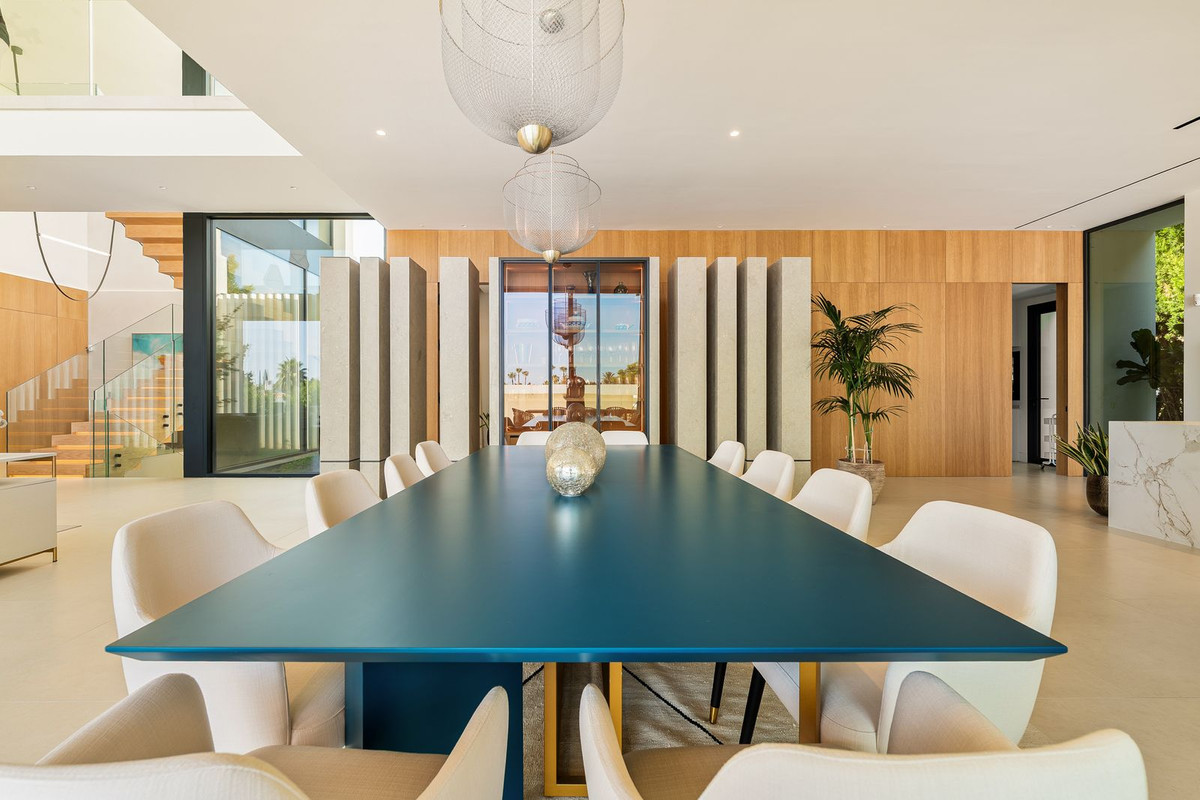 6 Bedroom Villa in San Pedro de Alcántara - Photo 22
