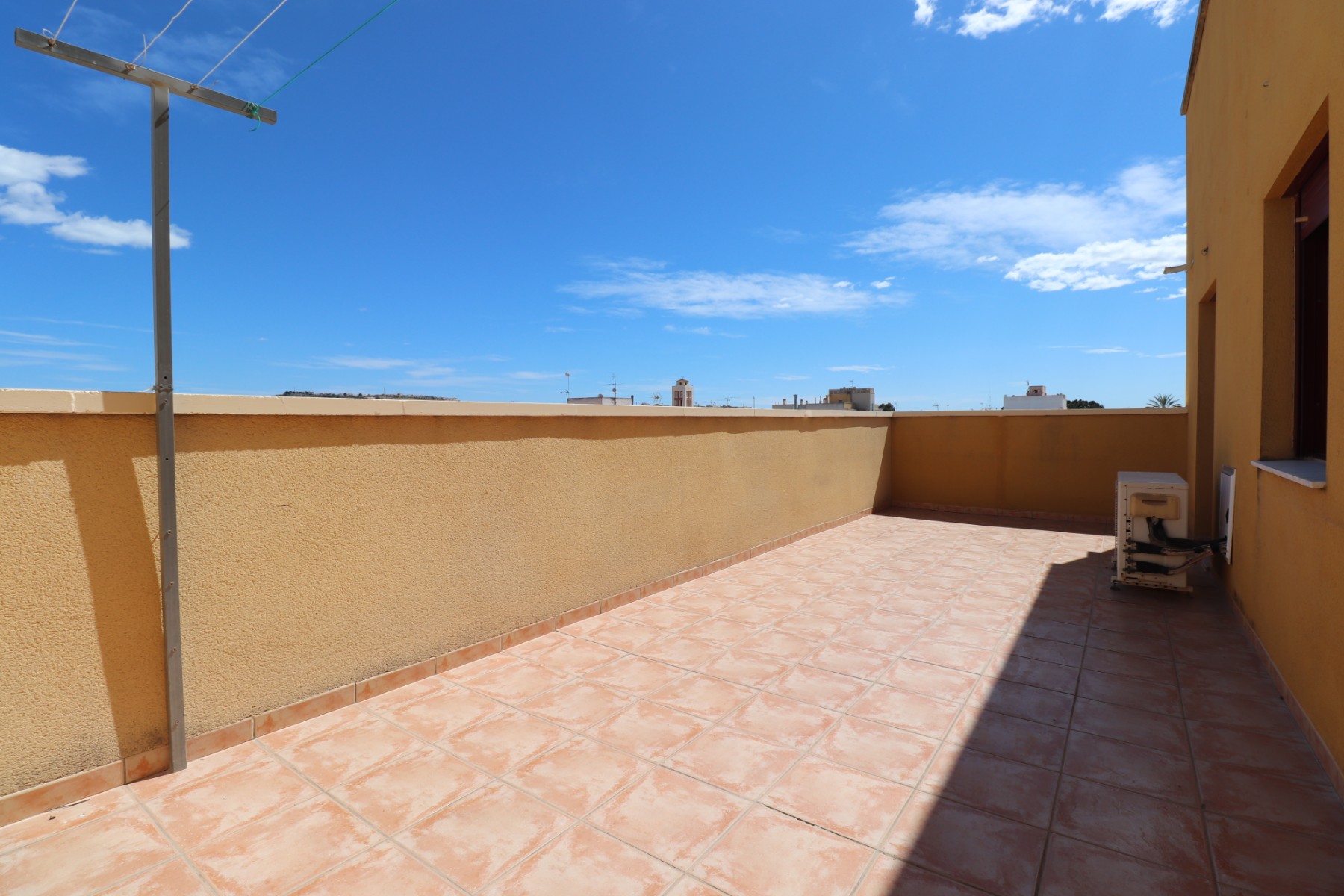 Apartamento com 2 quartos com piscina em Alicante, Espanha – Foto 17