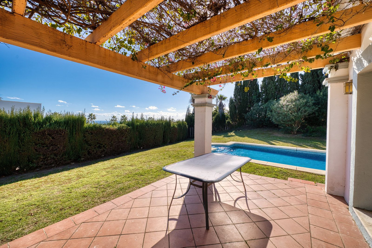 4 Bedroom Villa in La Alcaidesa - Photo 4