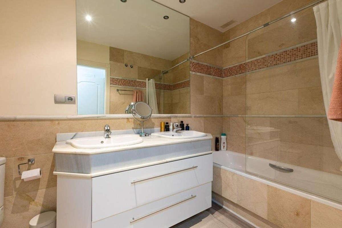 2 Bedroom Apartment in Marbella - Photo 17