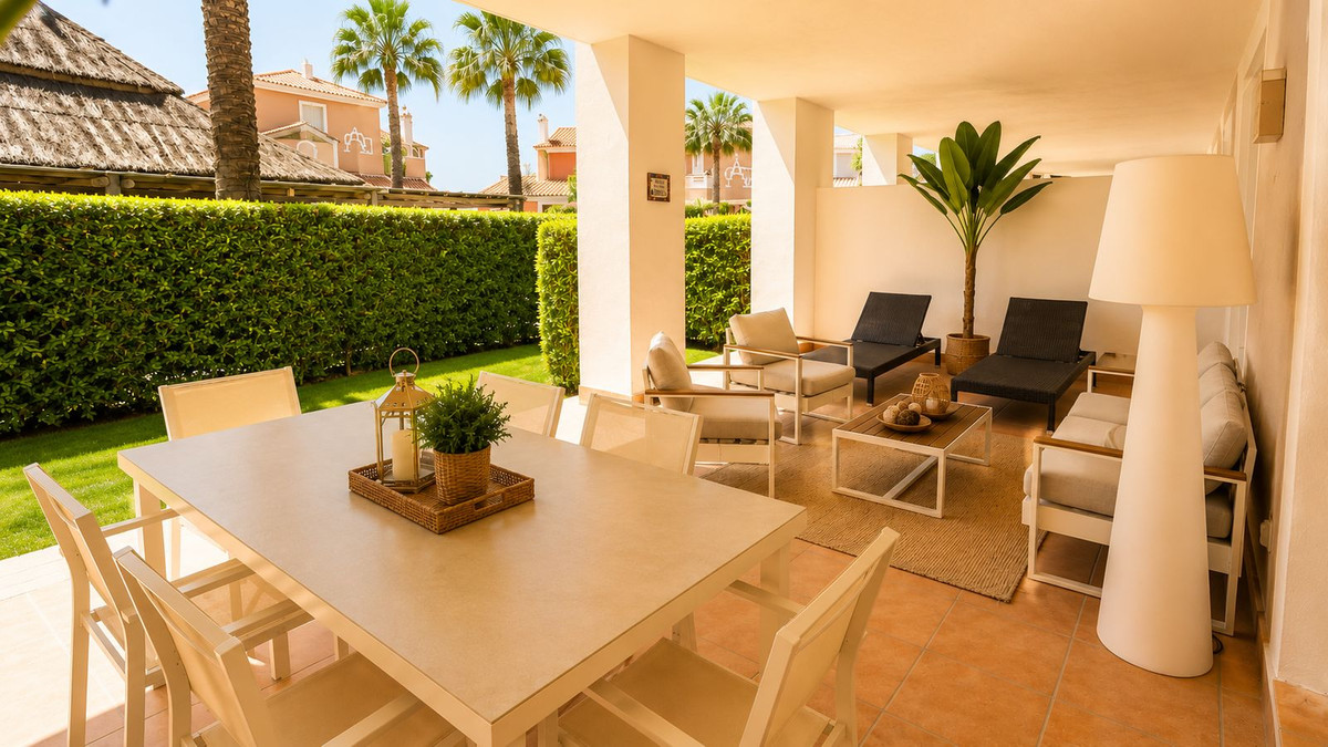 2 Bedroom Apartment in Estepona - Photo 21