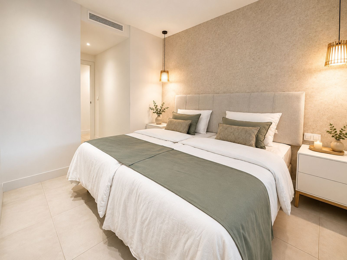 3 Bedroom Apartment in Estepona - Photo 11
