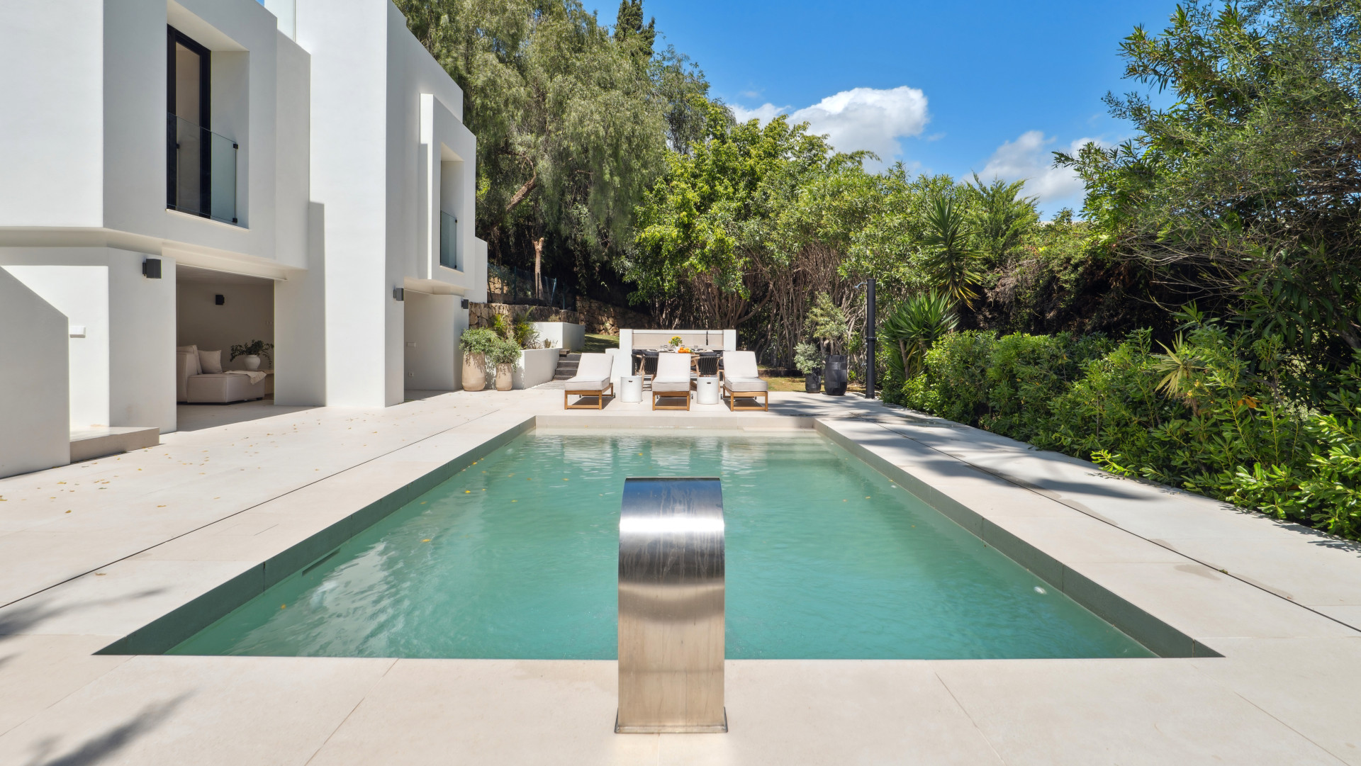 5 Bedroom Villa in Marbella - Photo 4