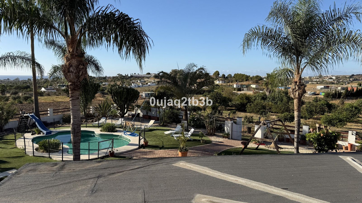 6,711 m² Plot in Estepona - Photo 2