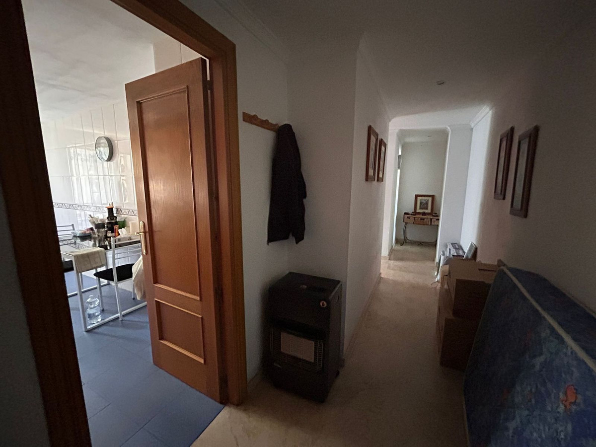2 Bedroom Penthouse in Estepona - Photo 9