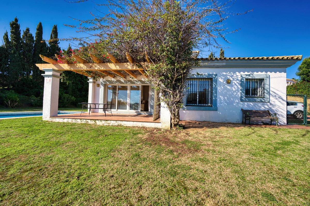 4 Bedroom Villa in La Alcaidesa - Photo 3