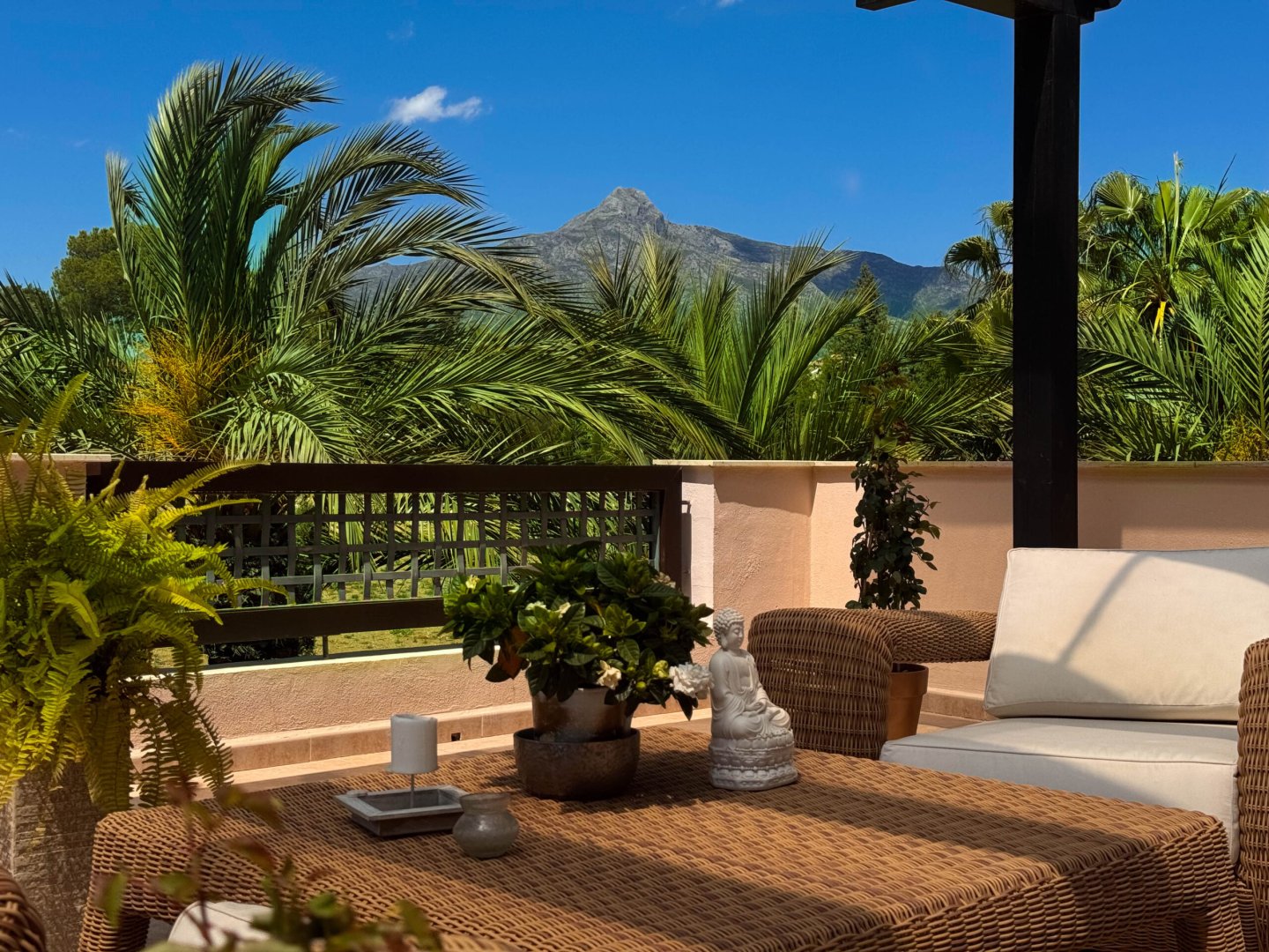 2 Bedroom Apartment in Marbella - Photo 2