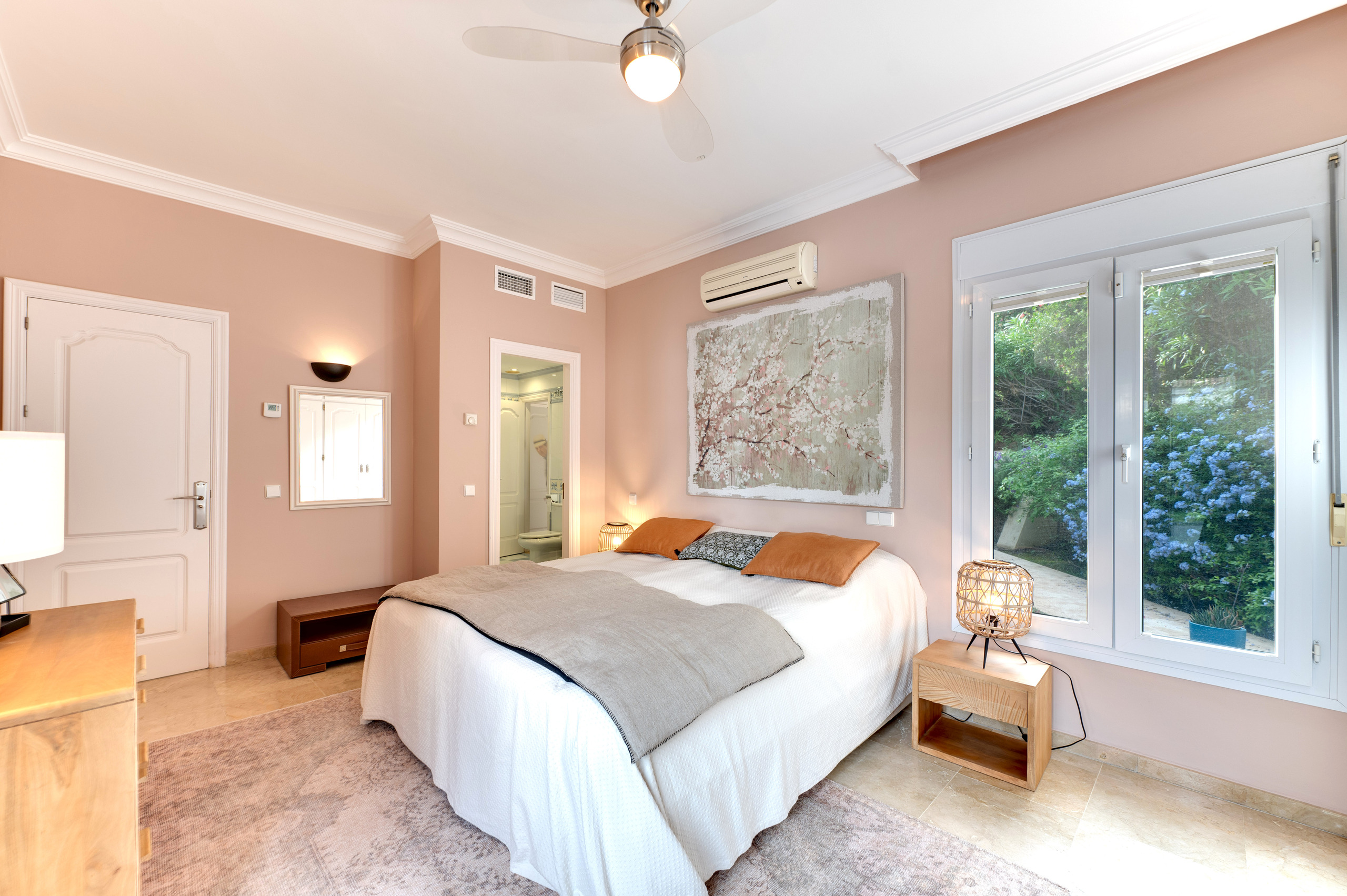 5 Bedroom Villa in Marbella - Photo 25