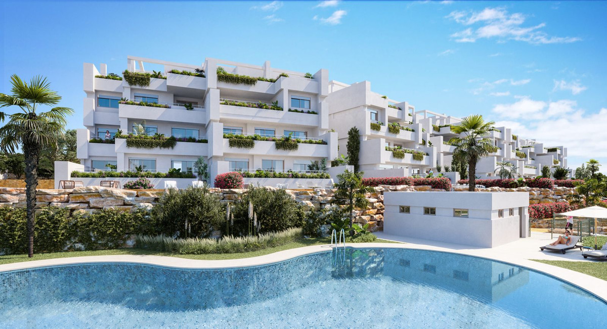 2 Bedroom Apartment in Estepona - Photo 3