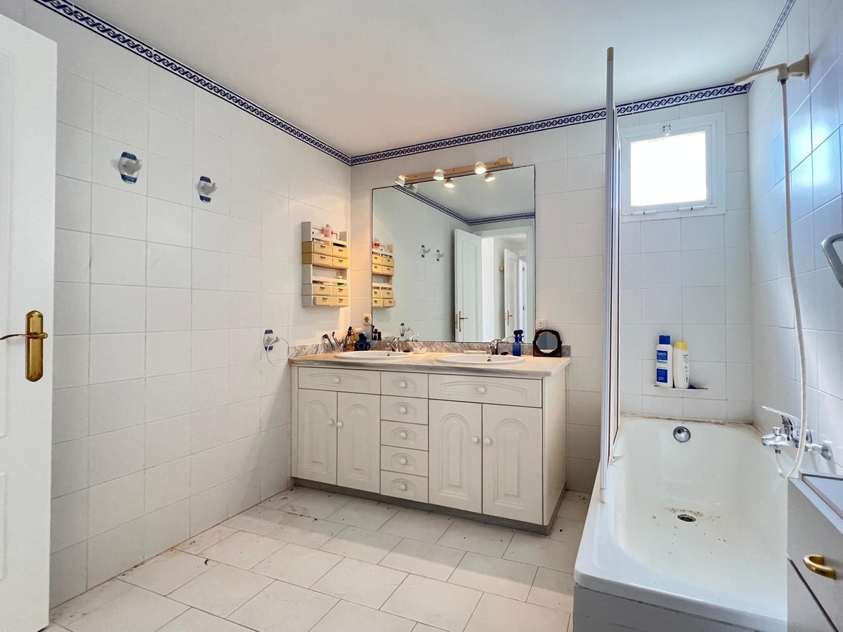3 Bedroom Townhouse in Estepona - Foto 17