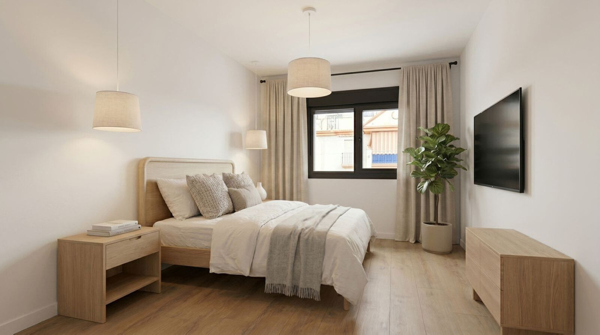 2 Bedroom Apartment in Estepona - Photo 10