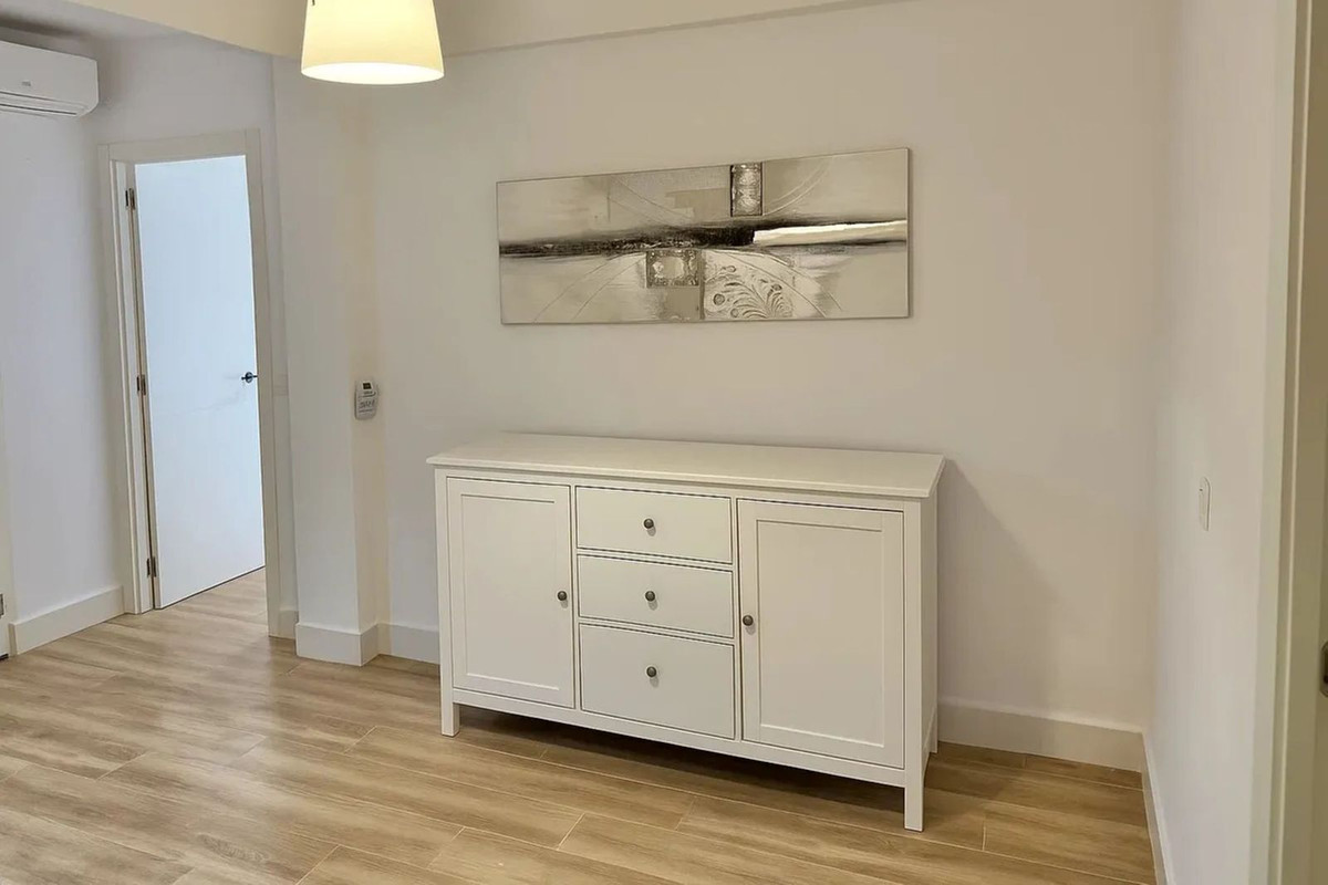 3 Bedroom Apartment in Benalmádena - Photo 8