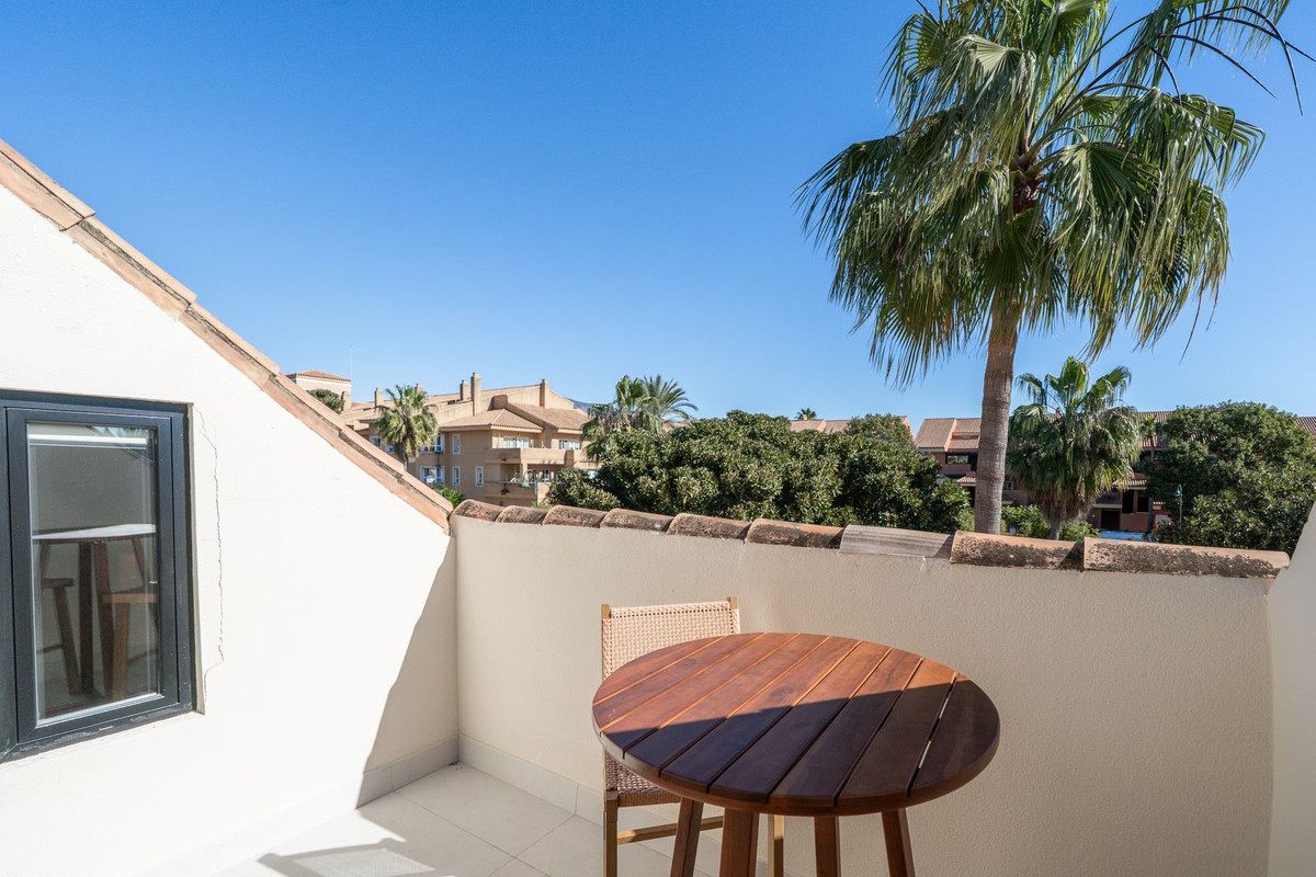 4 Bedroom Townhouse in San Pedro de Alcántara - Photo 47