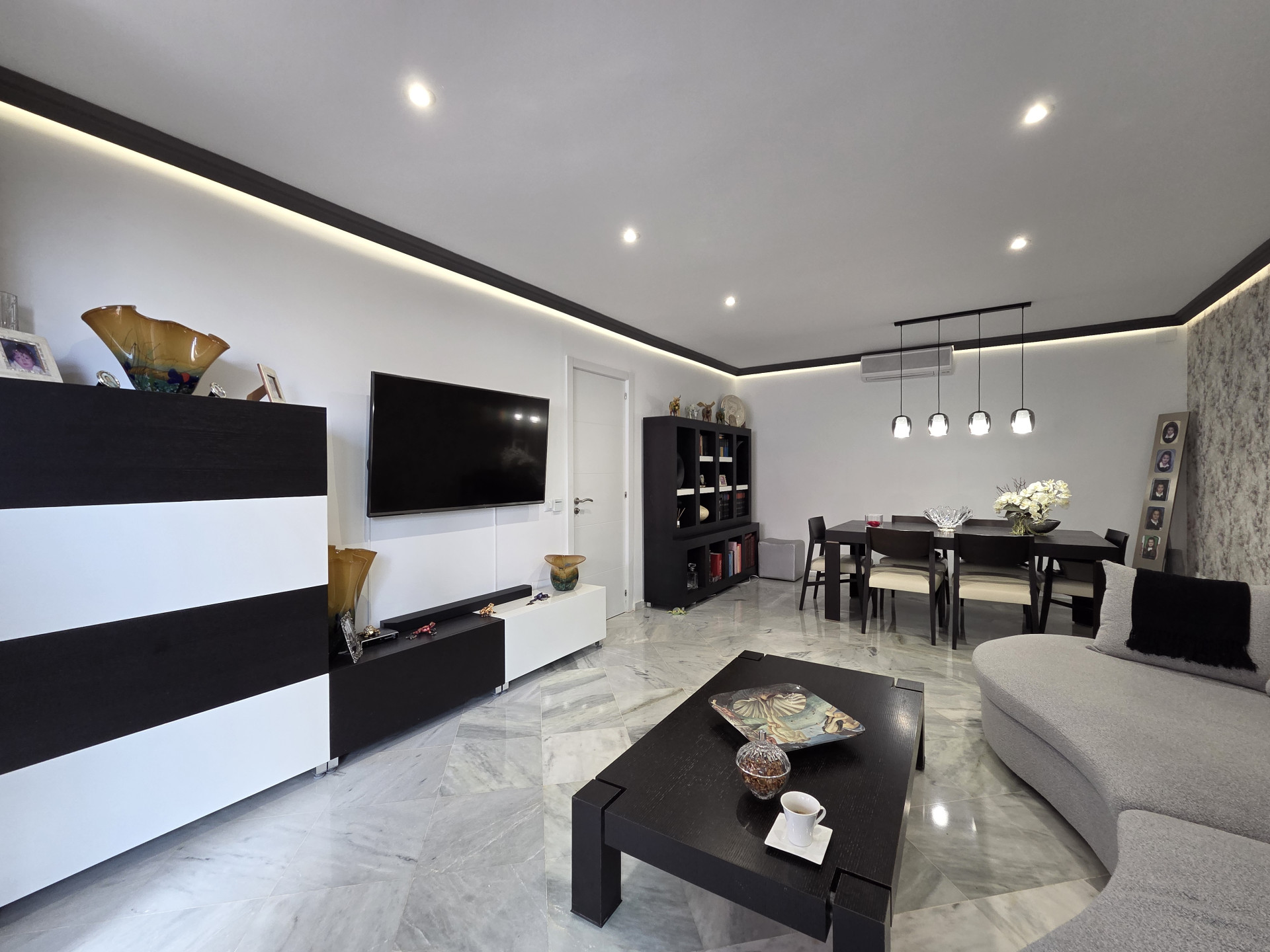 4 Bedroom Townhouse in Marbella - Photo 7
