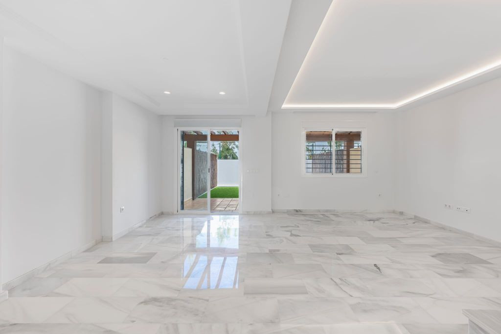 4 Bedroom Townhouse in Mijas - Photo 11