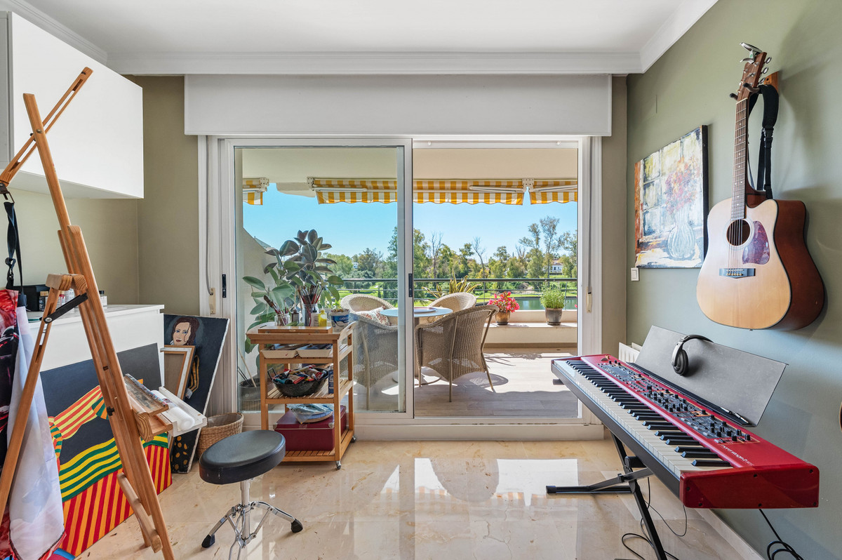 4 Bedroom Apartment in San Pedro de Alcántara - Photo 26