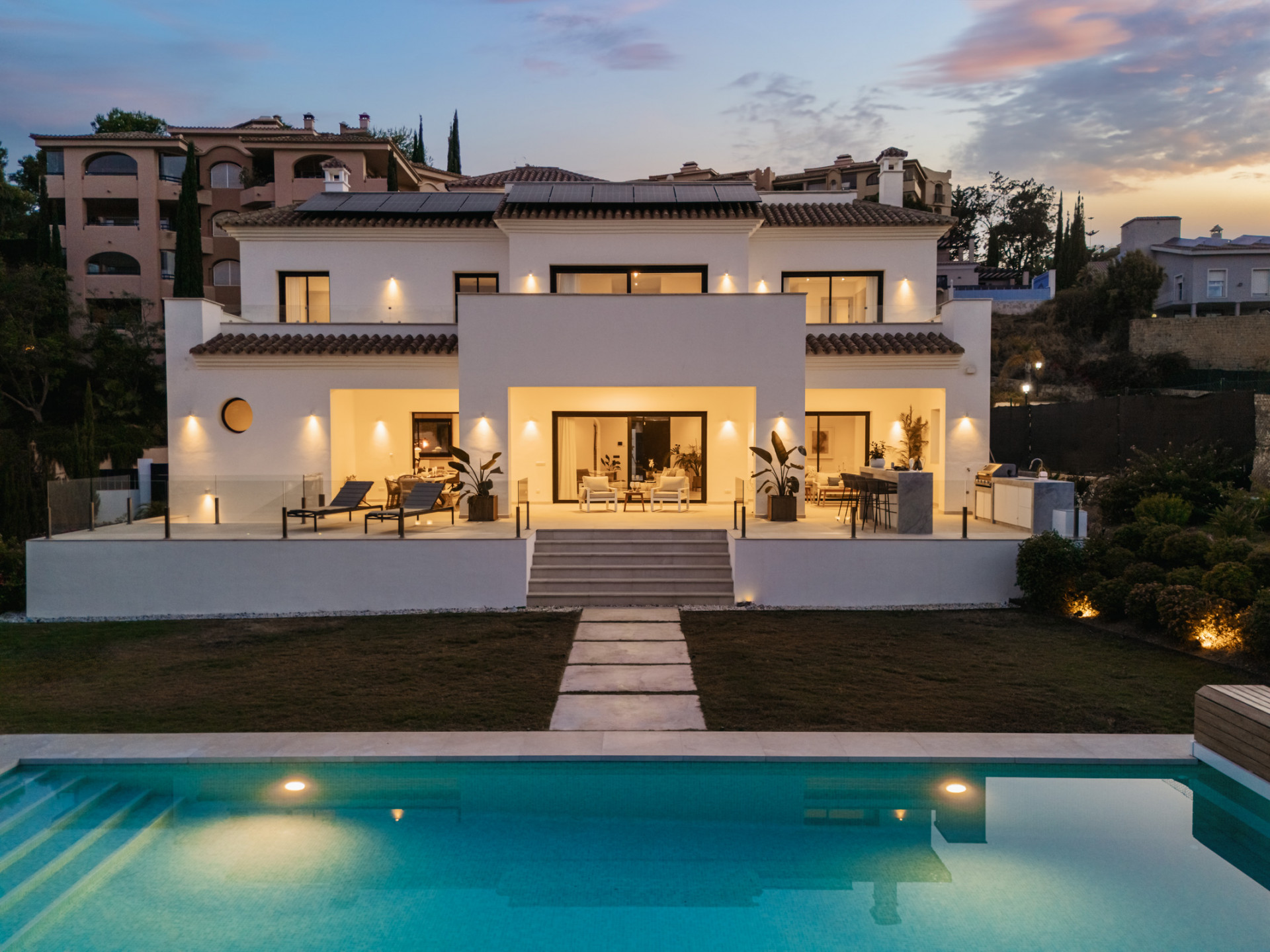 5 Bedroom Villa in Marbella - Photo 12