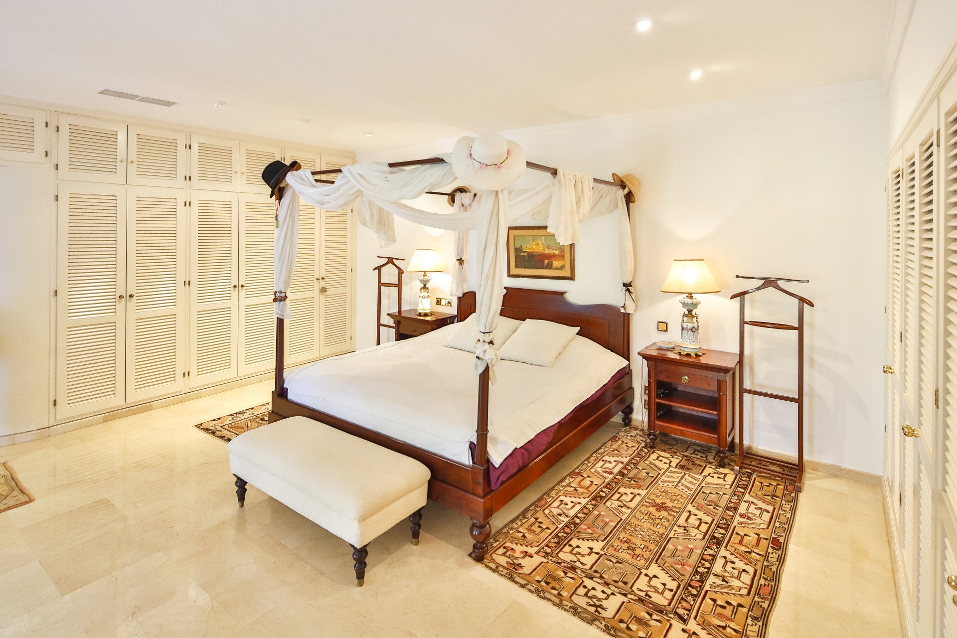 6 Bedroom Villa in Marbella - Photo 10