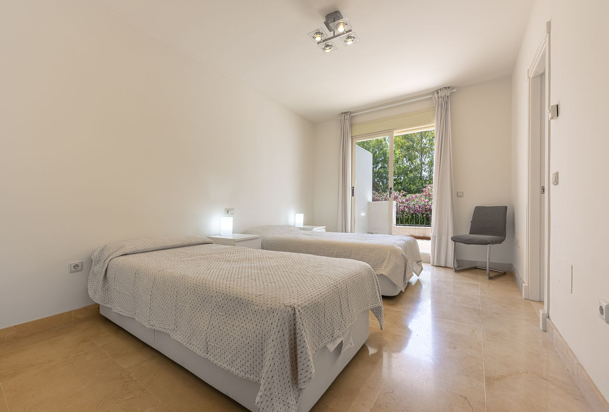 4 Bedroom Townhouse in Marbella - Photo 21