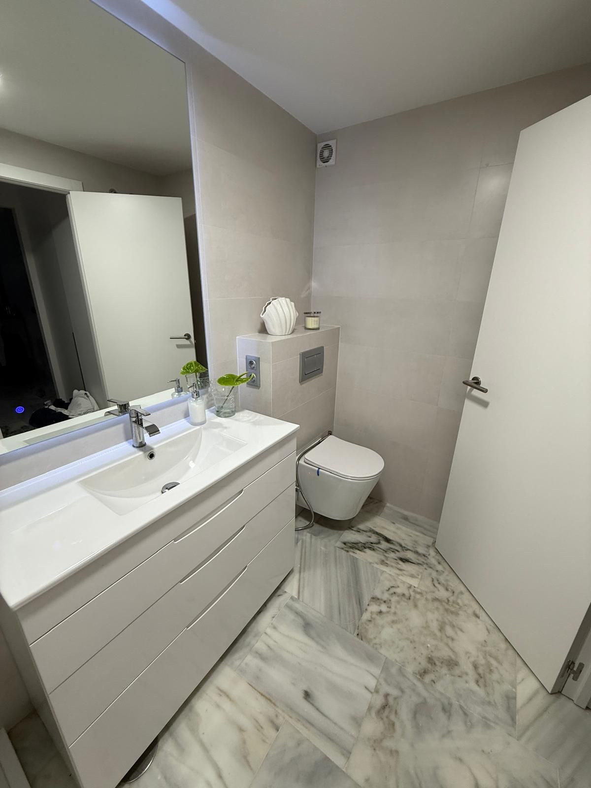 1 Bedroom Apartment in Estepona - Photo 13